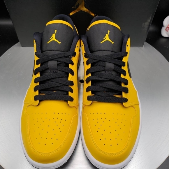 Nike Air Jordan 1 Low University Gold Black/Yellow size 8 - Picture 5 of 7